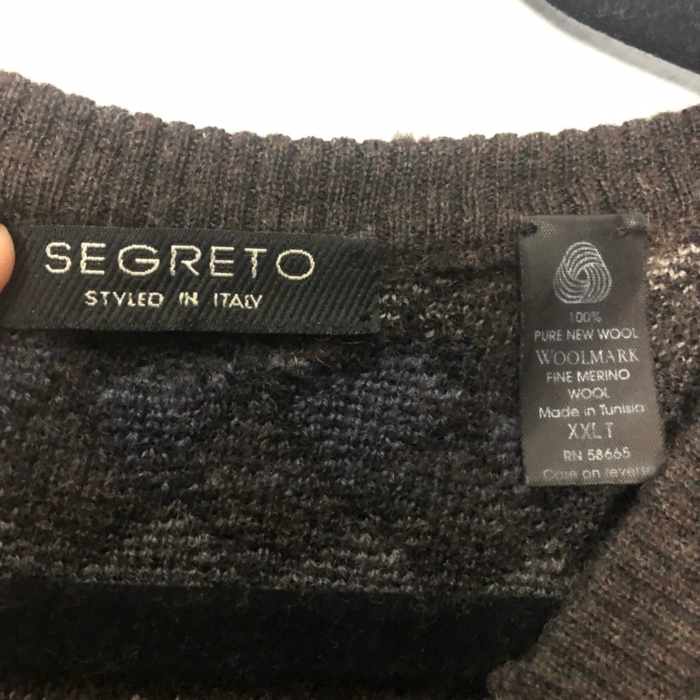 Patterned 100% Wool Sweater - Picture 3 of 4